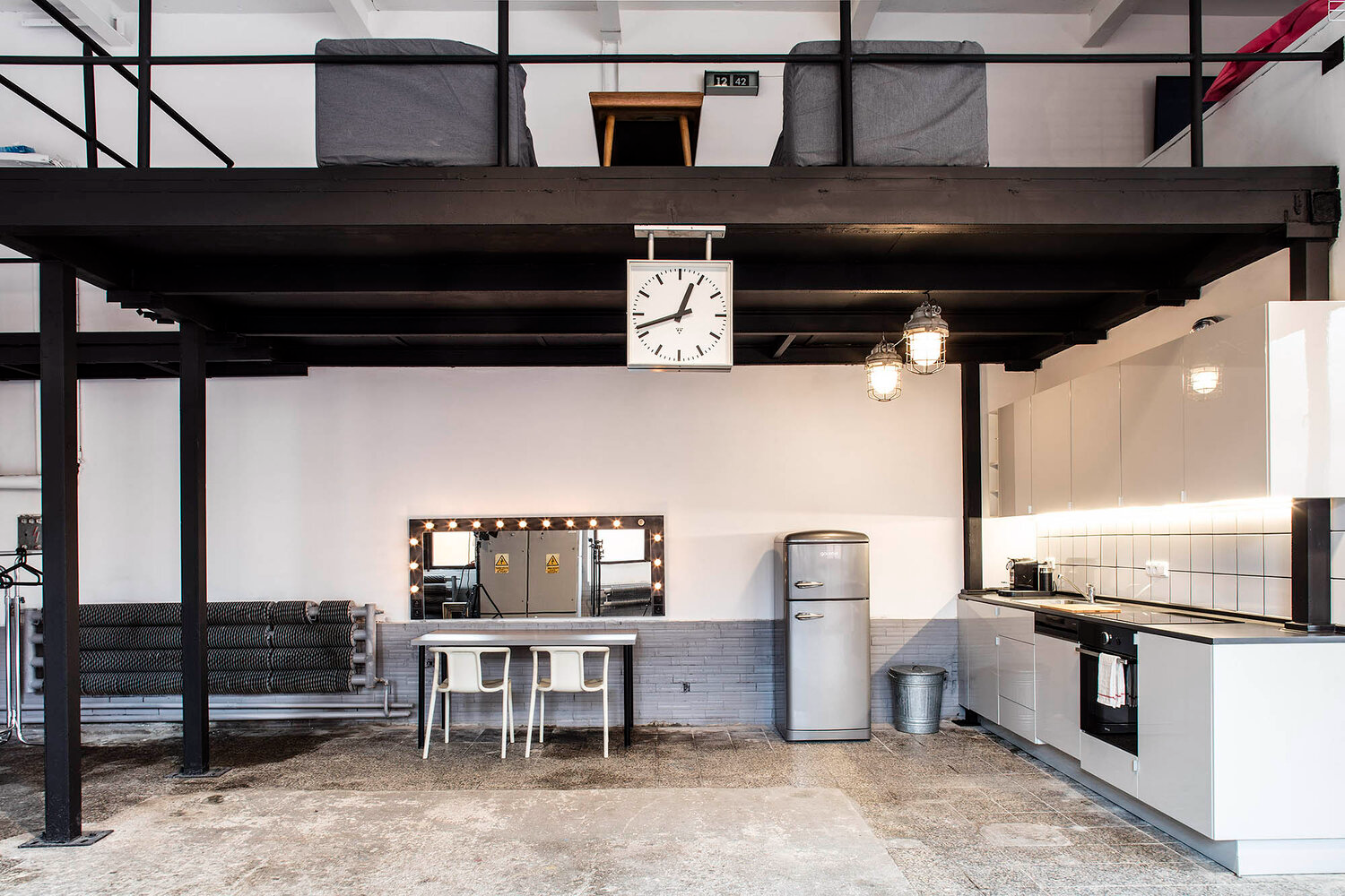 Budapest Daylight Loft Studio